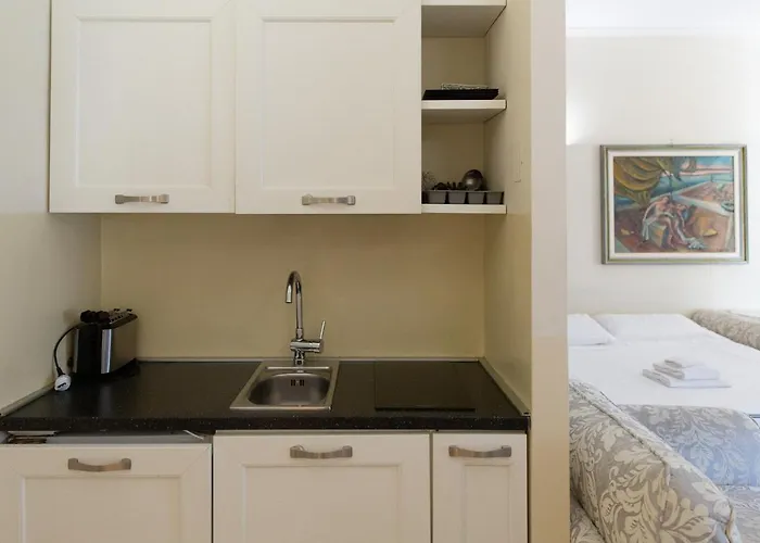 Classic 1Br Outside Ztl & 10 Min From Center